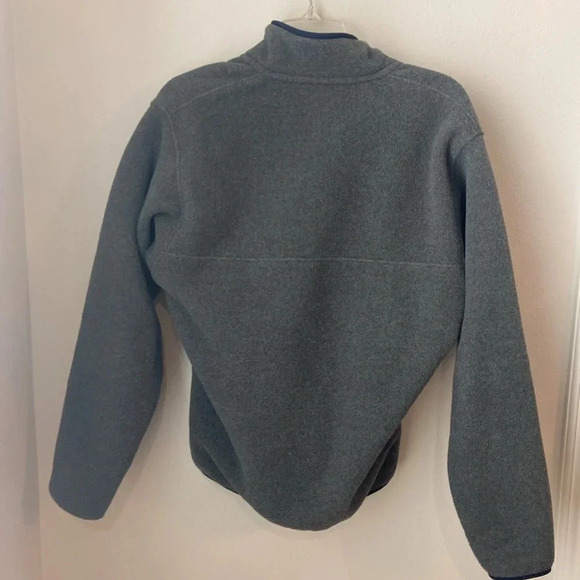 Patagonia Gray/Navy Men's Lightweight Synchilla Snap-T Fleece Pullover - Picture 2 of 4